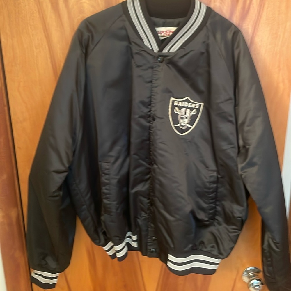 Raiders NFL Jacket
Locker Line band